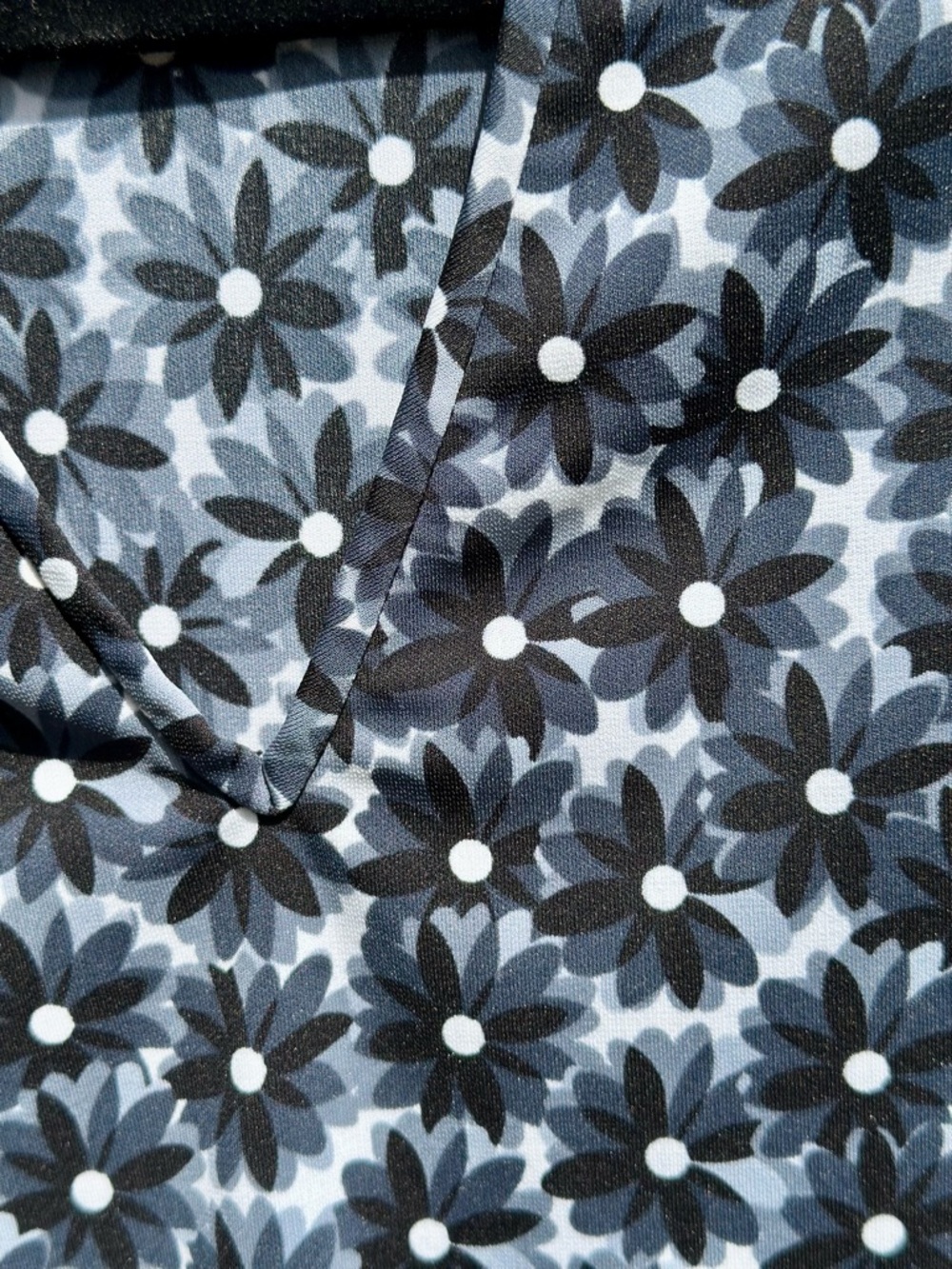 DKNY Black, Gray and White Floral V-Neck Sleeveless Petite Top - Picture 3 of 4